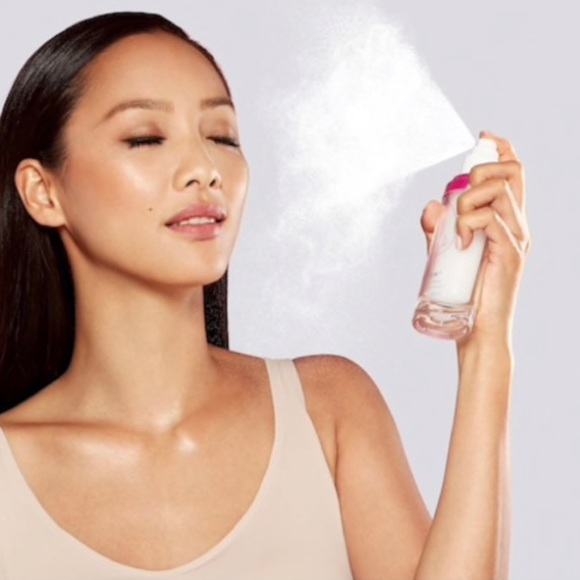 Beauty Blender Re-Dew Set & Refresh Spray - Picture 6 of 7